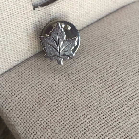 Vintage Sterling Silver Pin - Picture 1 of 3